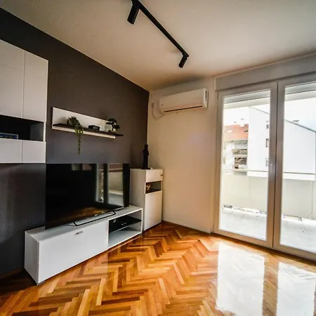 Goltepirot Apartment Pirot